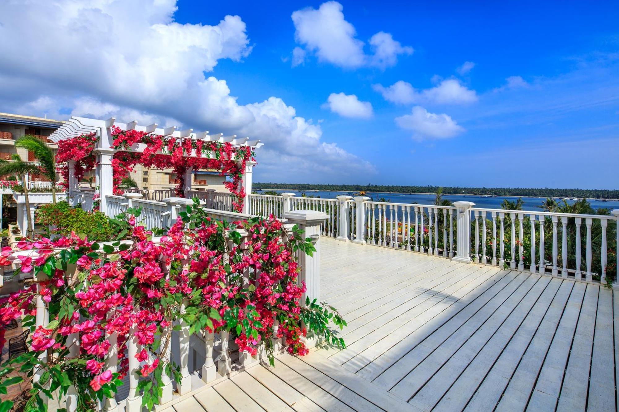 Wyndham Grand Plaza Royale Wenchang Exterior foto